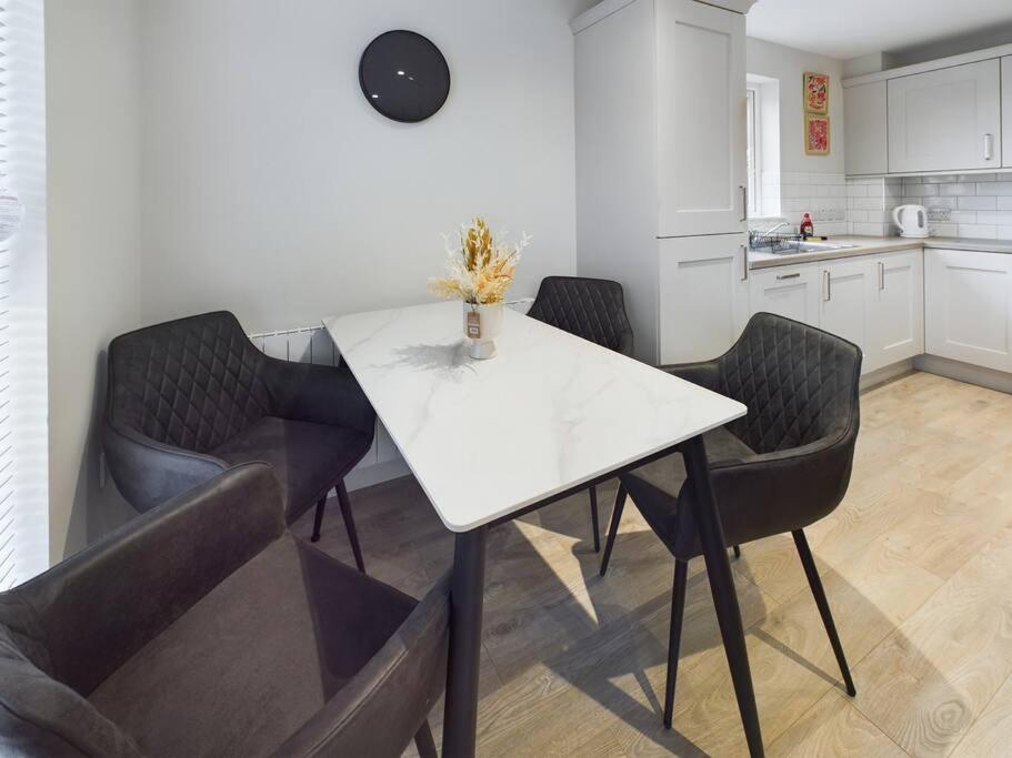 Contemporary 2-Bedroom Apartment Belfast Exteriör bild